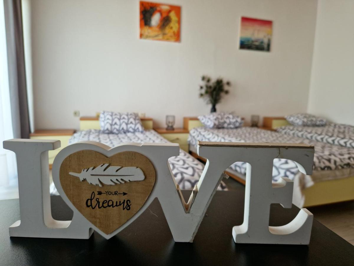 Motel "Tri Lovca" Knin Eksteriør billede