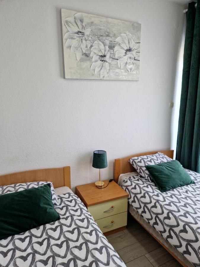 Motel "Tri Lovca" Knin Eksteriør billede