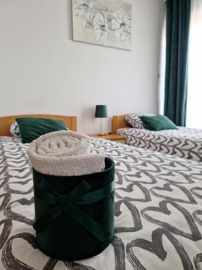Motel "Tri Lovca" Knin Eksteriør billede