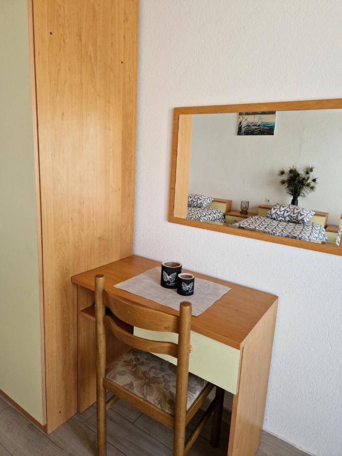 Motel "Tri Lovca" Knin Eksteriør billede