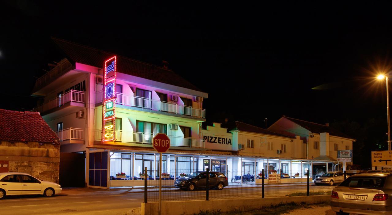 Motel "Tri Lovca" Knin Eksteriør billede